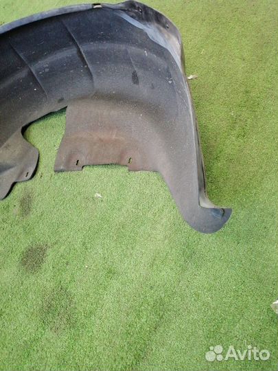 Подкрылок задний левый Volvo V70