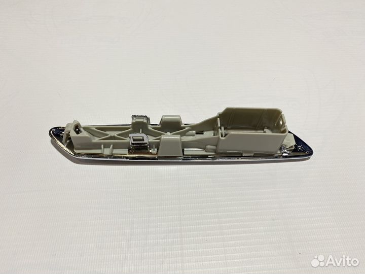 Правая накладка крыла BMW F10 F11 рест