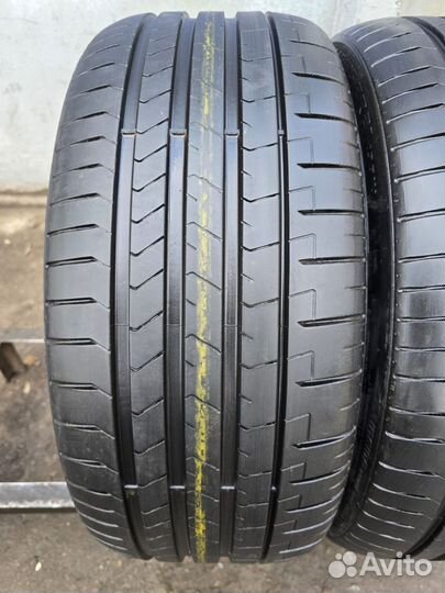 Pirelli P Zero PZ4 245/35 R21 96Y