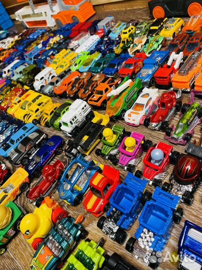 Машинки хот вилс hot wheels