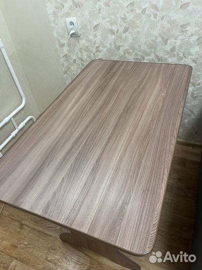 Кухонный стол