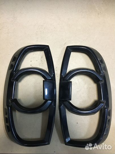 Накладки на задние фонари Нива Шевроле