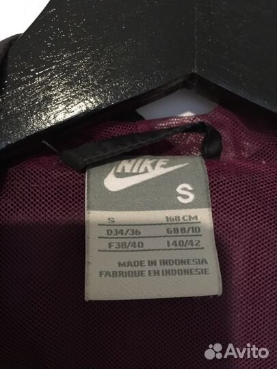 Женская ветровка Nike