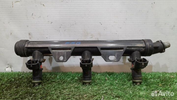 Топливная рейка (рампа) Skoda Fabia 2 рест. 1.2