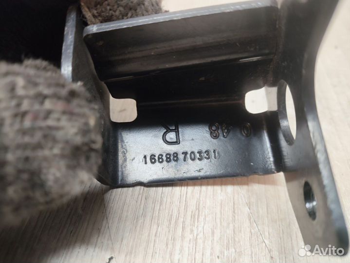 Б/У Кронштейн#001