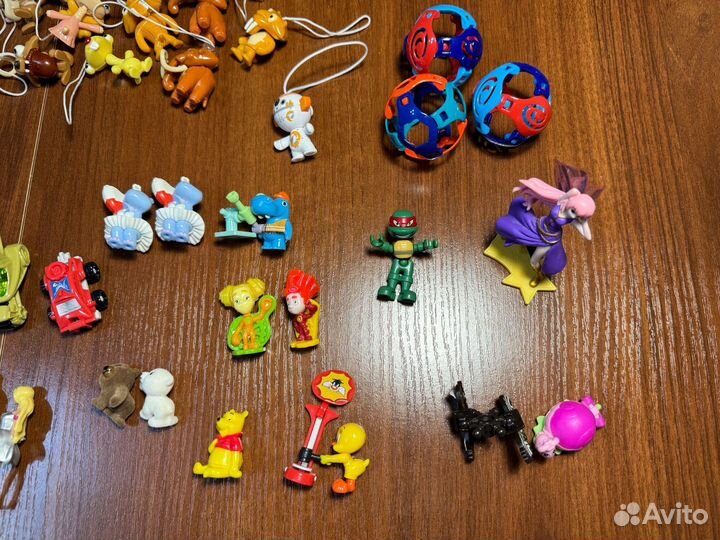 Набор игрушек из Kinder Surprise