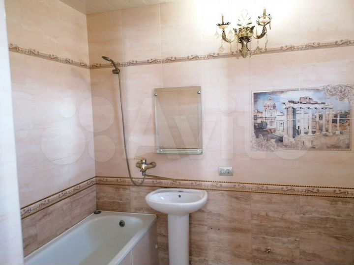 2-к. квартира, 70 м², 2/2 эт.