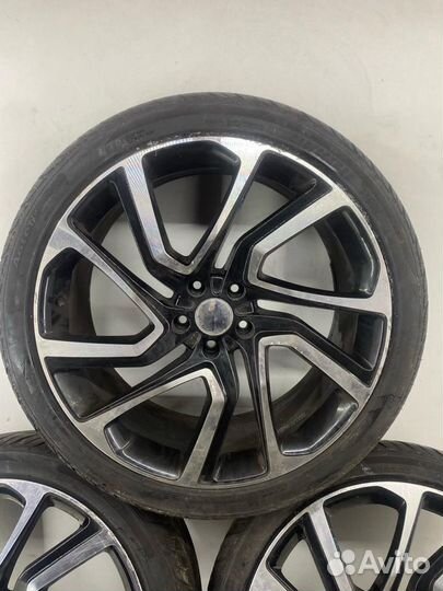 Литой диск R22x9.5 5x120 (шина Aoteli 285/35 R22)