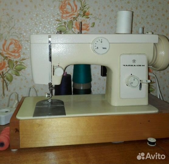 Электрическая швейная машинка Чайка 132м