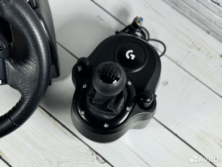 Игровой руль Logitech G920 с коробкой передач