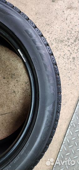 Bridgestone Blizzak VRX2 245/45 R19 98Q