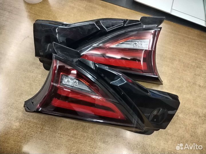 Фонарь задний правый левый внутренний