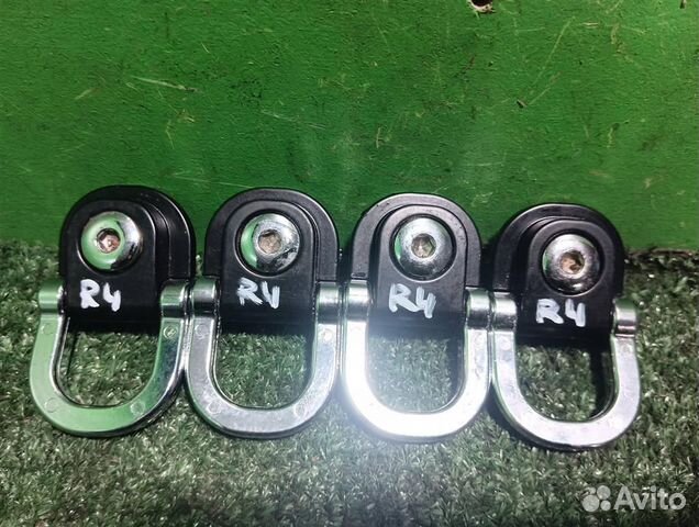 Крючок багажника Land Rover Discovery 4 2010