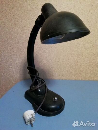 Лампа настольная