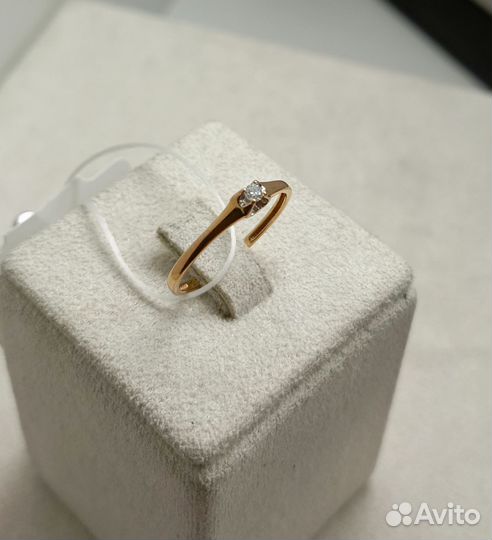 Золотое кольцо с бриллиантом 17р, арт. 5