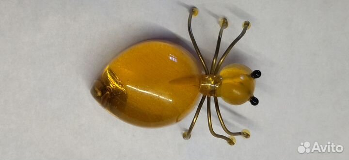 Брошь жук пластик под янтарь, латунь, СССР