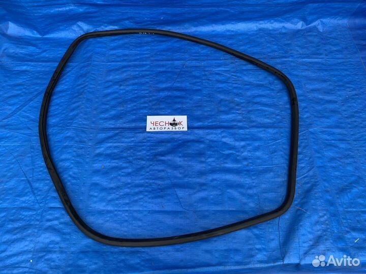 Уплотнитель резинка проема передней двери Tiguan