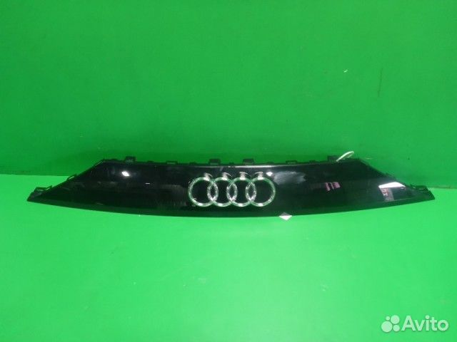 Накладка двери багажника Audi Q8 с 2018г