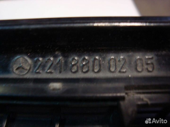 Решётка капота W221 A2218800205