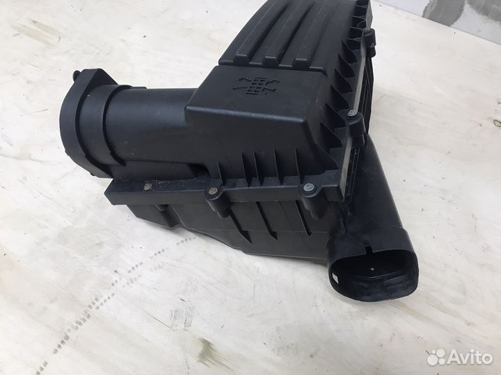 Корпус воздушного фильтра Passat B7,1.8 TSI