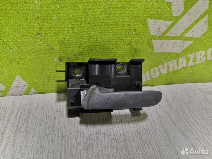 Ручка двери внутренняя левая Шкода Фелиция