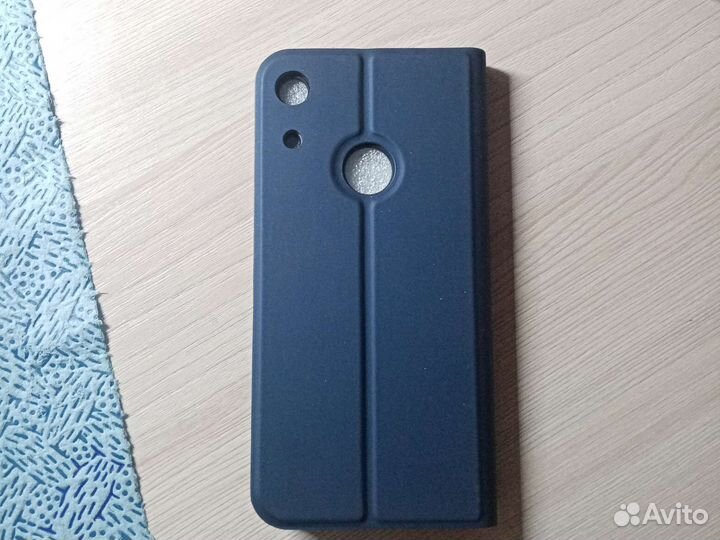 Продам чихол на хонор 8а,новый