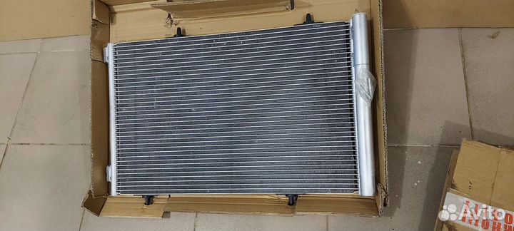 Радиатор кондиционера Peugeot 308