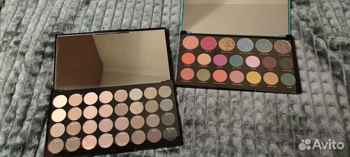 Палетки теней Makeup Revolution