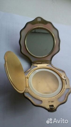 Пудреница Ракушка