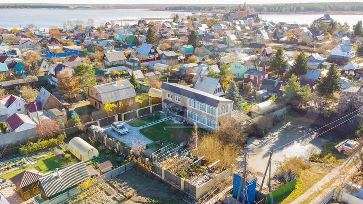 Дача 145 м² на участке 6 сот.