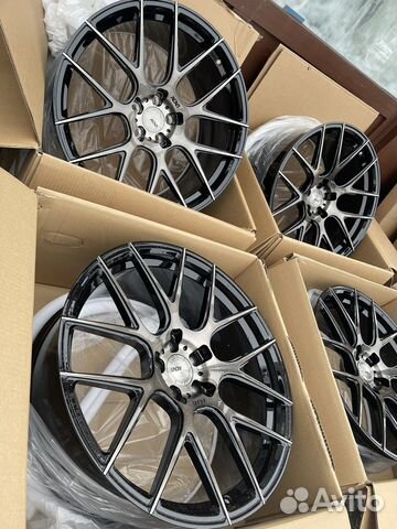 R21 Kinforest KF550-UHP 245/40, PCD 5x112 DIA 66.6