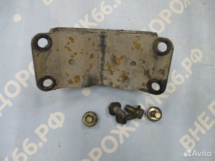 Подушка МКПП Toyota Land Cruiser 105