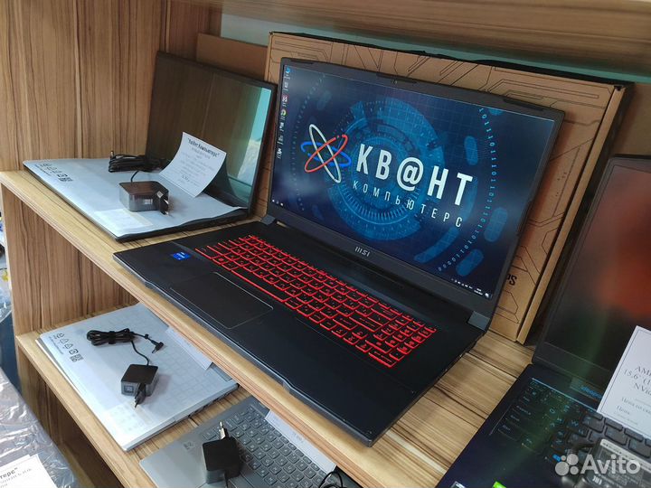 Новенький игровой ноутбук MSI 17