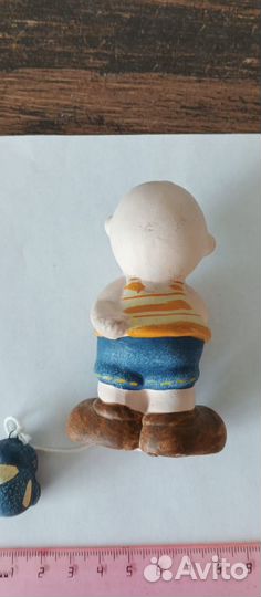 Фигурки мальчика и девочки керамика