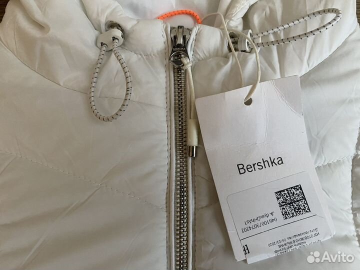 Куртка новая Bershka