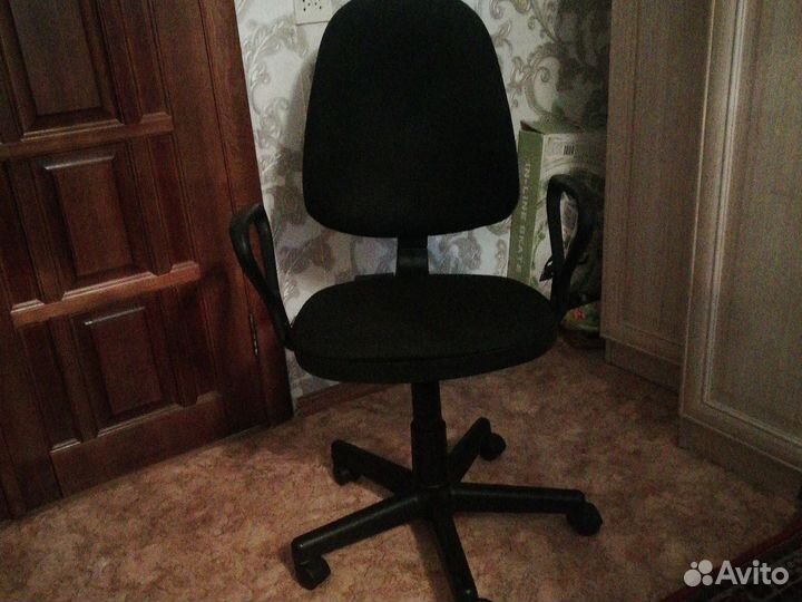 Компьютерное кресло