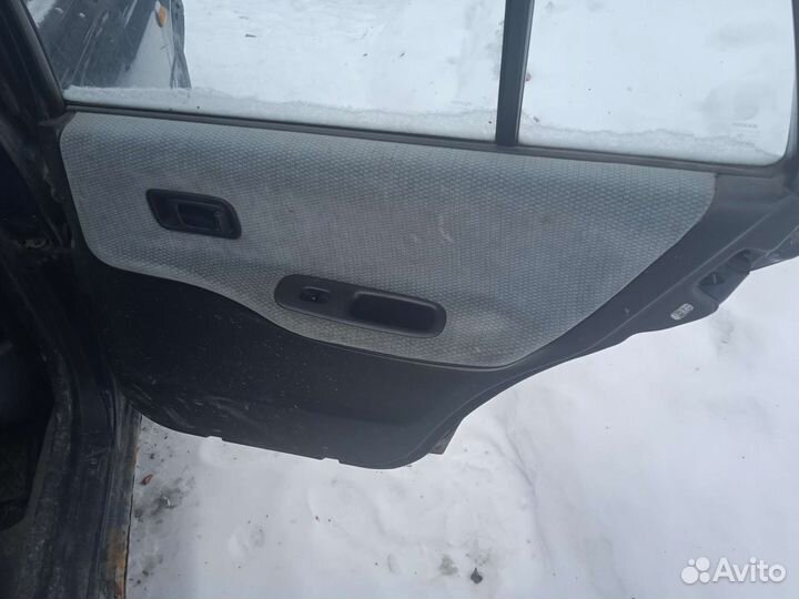 Дверная карта задняя правая Nissan Sunny Ниссан