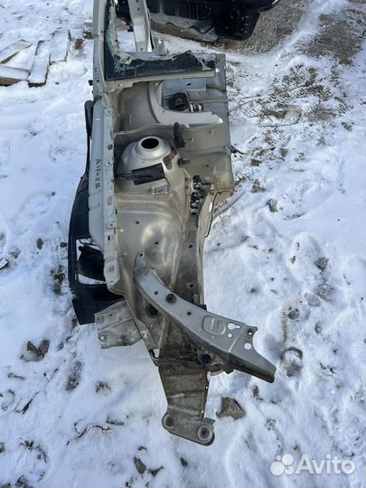 Передняя правая четверть Opel Astra H