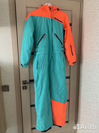 Комбинезон для сноуборда женский
