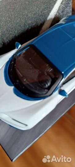 Модель автомобиля bugatti chiron