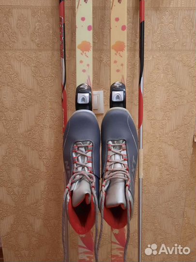Беговые лыжи комплект