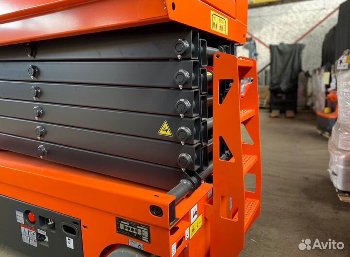 Подъемник самоходный, ножничный Noblelift SC10H