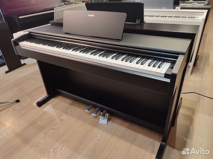 Корпусное цифровое пианино для дома