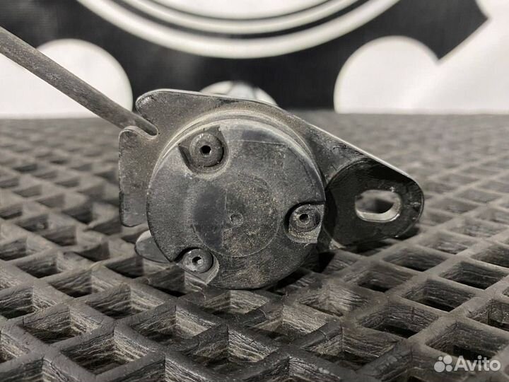 Пиропатрон петли капота Mercedes-Benz C-Класс