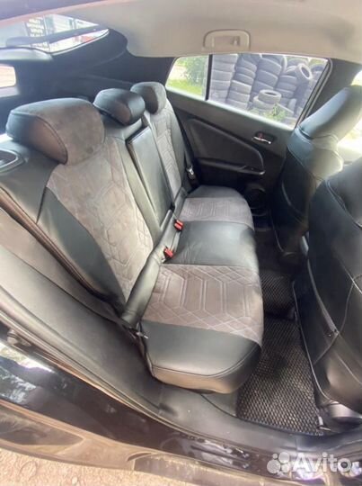 Чехлы Toyota Prius 50 (комбо)