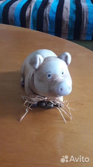 Статуэтка Свинка с качающейся головой