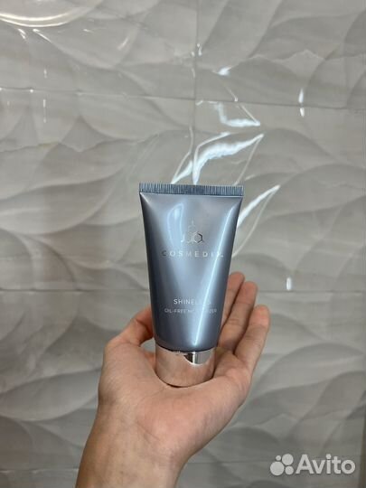 Увлажняющий крем для лица cosmedix shineless