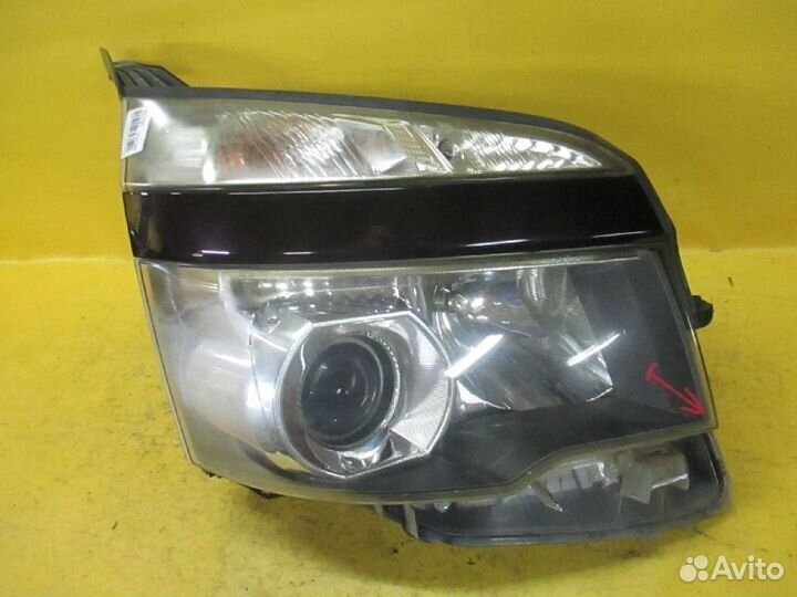 Фары Toyota Voxy zrr70w