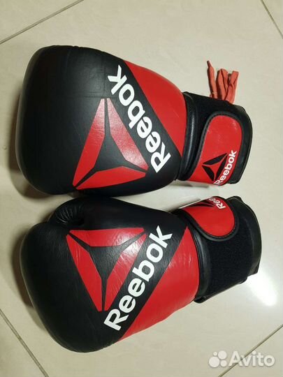 Боксерские перчатки reebok 14oz