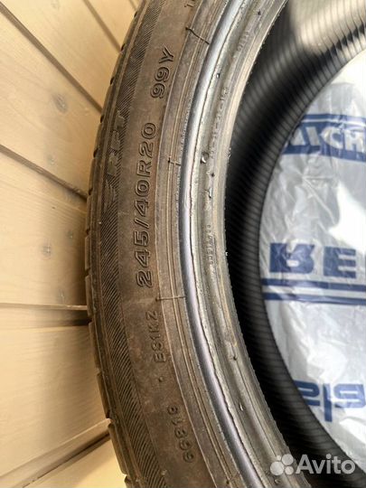 Bridgestone Potenza S001 245/40 R20 и 275/35 R20 99Y